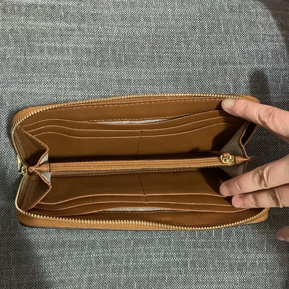 Long Zipped Cognac Wallet - Picture 4 of 4